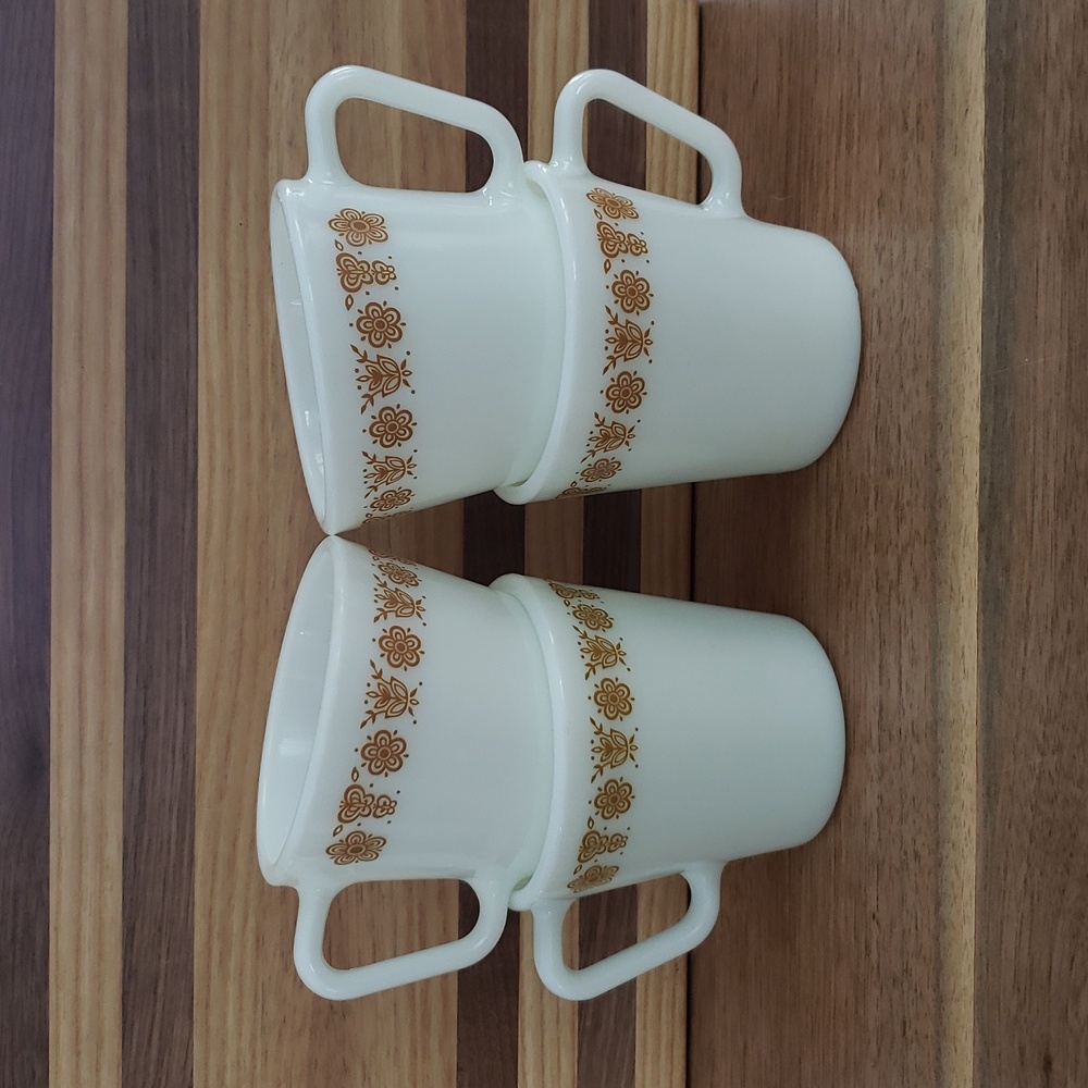 Vintage Retro Pyrex Golden Butterfly Coffee Tea Mugs Set Of 4, 1410 yellow white